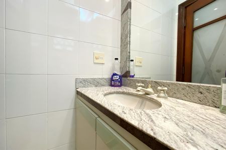 Casa para alugar com 560m², 5 quartos e 4 vagasBanheiro da Suíte 5