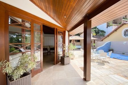 Casa para alugar com 560m², 5 quartos e 4 vagasVaranda coberta