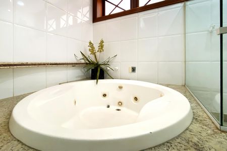 Casa para alugar com 560m², 5 quartos e 4 vagasBanheiro da Suíte 1