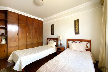 Casa para alugar com 560m², 5 quartos e 4 vagasSuite 3