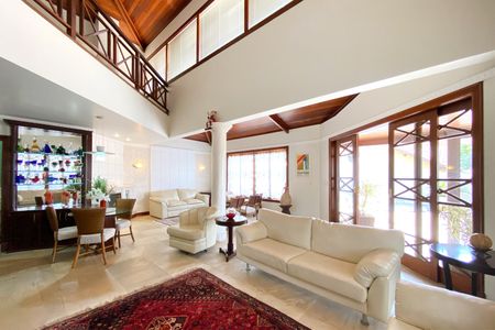 Casa para alugar com 560m², 5 quartos e 4 vagasSala de Estar