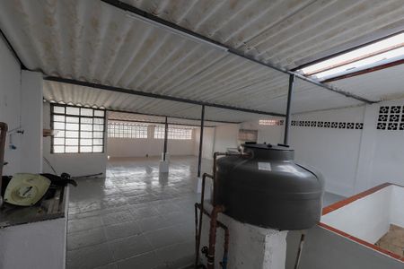 Casa para alugar com 104m², 2 quartos e 1 vaga Casa para alugar com 104m², 2 quartos e 1 vagaVaranda