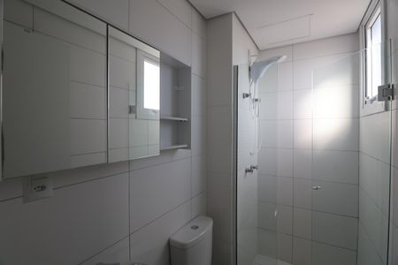 Apartamento para alugar com 72m², 2 quartos e 2 vagasBanheiro suíte 