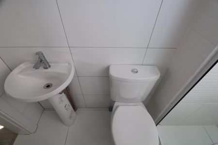 Apartamento para alugar com 72m², 2 quartos e 2 vagasBanheiro suíte 