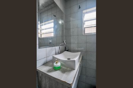 Casa à venda com 158m², 2 quartos e 2 vagasBanheiro