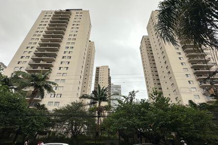 Apartamento para alugar com 77m², 2 quartos e 2 vagas Apartamento para alugar com 77m², 2 quartos e 2 vagasFachada