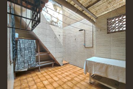 Casa para alugar com 50m², 2 quartos e sem vagaQuintal