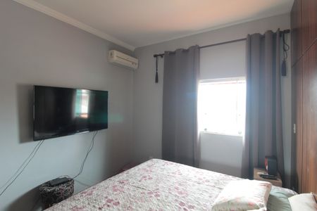 Casa para alugar com 239m², 3 quartos e 3 vagasSuite