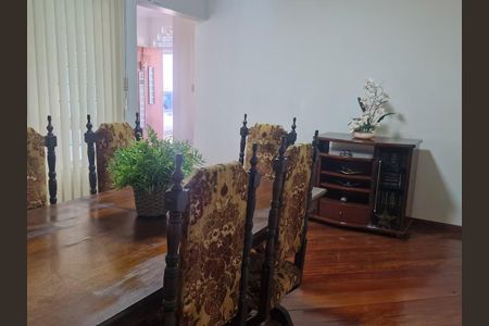 Casa para alugar com 480m², 5 quartos e 5 vagasSala