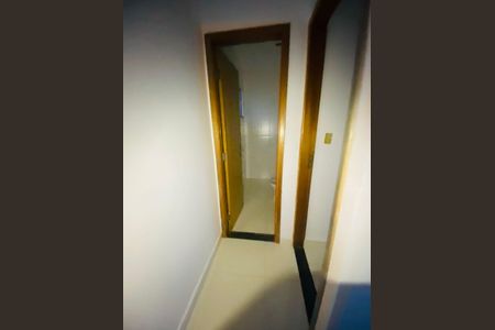 Corredor de apartamento para alugar com 2 quartos, 48m² em Jardim Iva, São Paulo