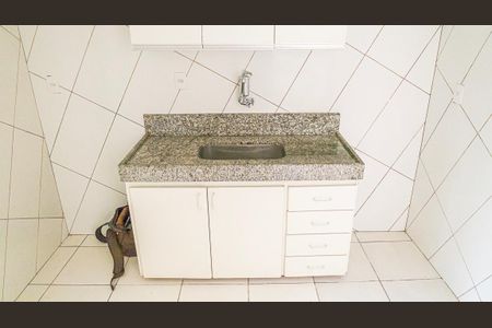 Cozinha de apartamento para alugar com 2 quartos, 55m² em Glória, Belo Horizonte