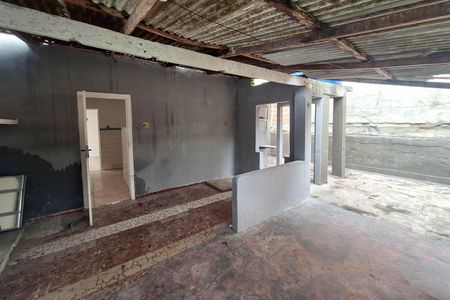 Casa à venda com 300m², 2 quartos e sem vaga Casa à venda com 300m², 2 quartos e sem vagaQuintal