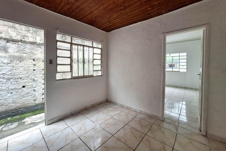 Casa à venda com 300m², 2 quartos e sem vaga Casa à venda com 300m², 2 quartos e sem vagaSala
