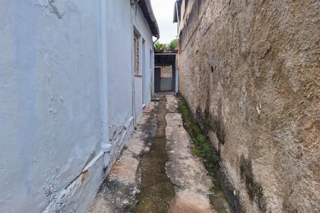 Casa à venda com 300m², 2 quartos e sem vaga Casa à venda com 300m², 2 quartos e sem vagaQuintal