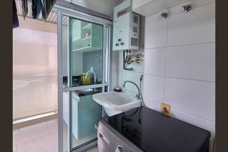 Apartamento à venda com 68m², 2 quartos e 1 vagaÁrea de Serviço 