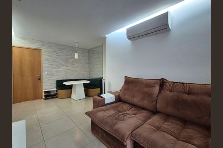 Sala de apartamento à venda com 2 quartos, 68m² em Recreio dos Bandeirantes, Rio de Janeiro