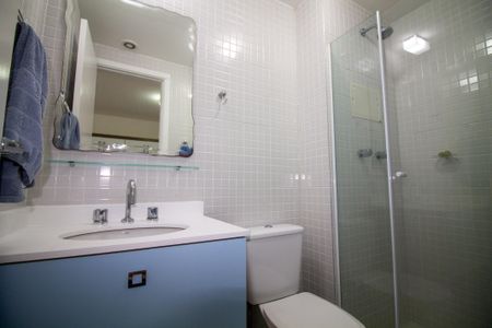 Banheiro de kitnet/studio para alugar com 1 quarto, 33m² em Itaim Bibi, São Paulo