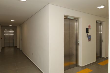 Apartamento à venda com 19m², 1 quarto e sem vagaÁrea comum - Saguão do andar e do prédio
