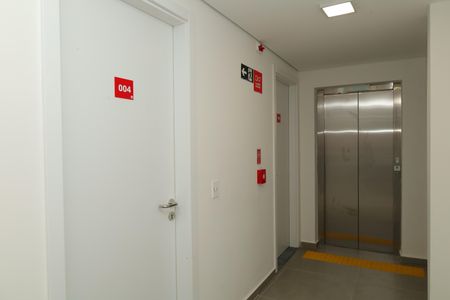 Apartamento à venda com 19m², 1 quarto e sem vagaÁrea comum - Saguão do andar e do prédio