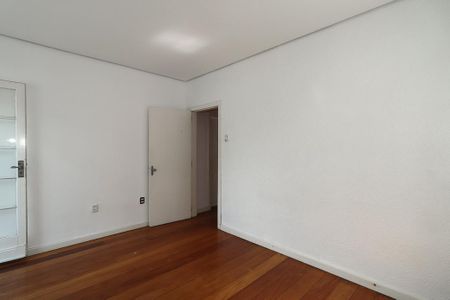 Casa para alugar com 254m², 4 quartos e 1 vagaQuarto