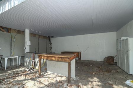 Casa para alugar com 254m², 4 quartos e 1 vagaQuintal