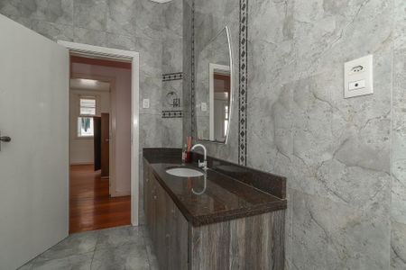 Casa para alugar com 254m², 4 quartos e 1 vagaBanheiro Social