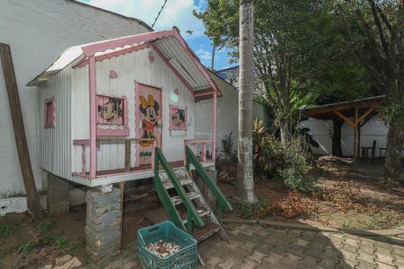 Casa para alugar com 254m², 4 quartos e 1 vagaQuintal