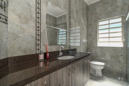 Casa para alugar com 254m², 4 quartos e 1 vagaBanheiro Social