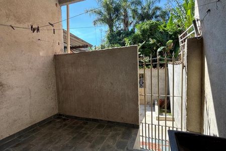 Casa para alugar com 70m², 2 quartos e sem vagaQuintal