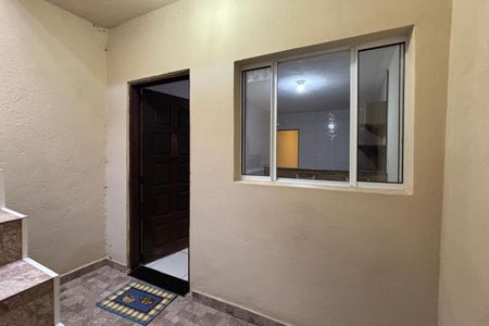 Casa para alugar com 70m², 2 quartos e sem vagaQuintal