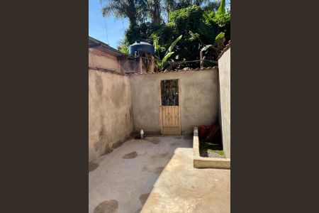 Casa para alugar com 70m², 2 quartos e sem vagaQuintal