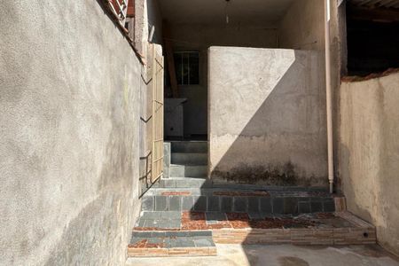 Casa para alugar com 70m², 2 quartos e sem vagaQuintal