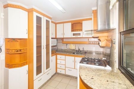 Cozinha de apartamento para alugar com 3 quartos, 110m² em Menino Deus, Porto Alegre
