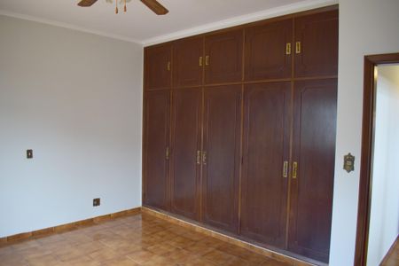 Casa para alugar com 260m², 4 quartos e 4 vagasSuíte