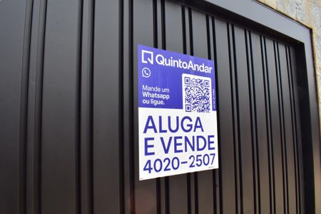Casa para alugar com 260m², 4 quartos e 4 vagasFachada