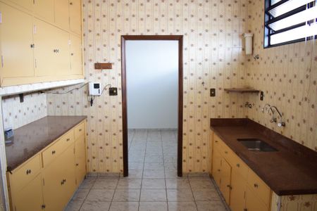 Casa para alugar com 260m², 4 quartos e 4 vagasCozinha - Armários