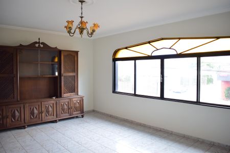 Casa para alugar com 260m², 4 quartos e 4 vagasSala