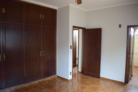 Casa para alugar com 260m², 4 quartos e 4 vagasSuíte
