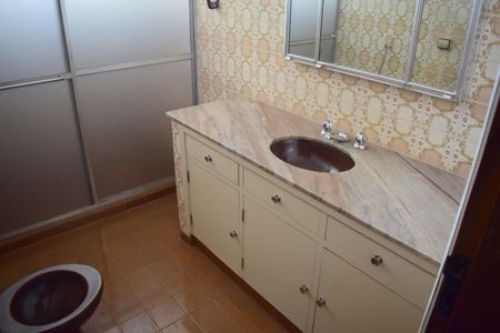 Casa para alugar com 260m², 4 quartos e 4 vagasBanheiro 2