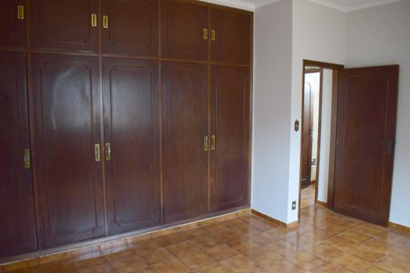 Casa para alugar com 260m², 4 quartos e 4 vagasSuíte