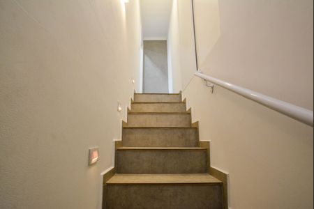 Apartamento à venda com 160m², 2 quartos e 2 vagas Apartamento à venda com 160m², 2 quartos e 2 vagasEscada