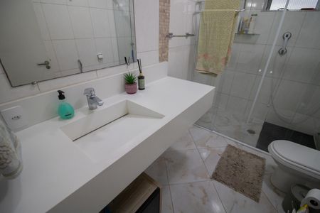 Casa à venda com 160m², 3 quartos e 3 vagas Casa à venda com 160m², 3 quartos e 3 vagasBANHEIRO