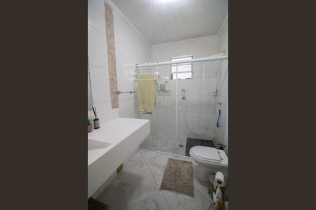Casa à venda com 160m², 3 quartos e 3 vagas Casa à venda com 160m², 3 quartos e 3 vagasBANHEIRO