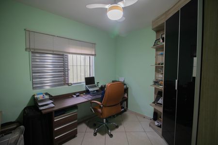 Casa à venda com 160m², 3 quartos e 3 vagas Casa à venda com 160m², 3 quartos e 3 vagasQUARTO 2