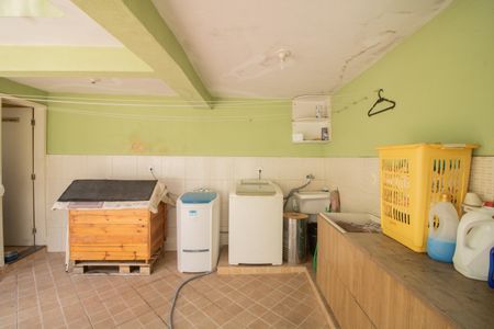 Casa à venda com 160m², 3 quartos e 3 vagas Casa à venda com 160m², 3 quartos e 3 vagasÁREA DE SERVIÇO