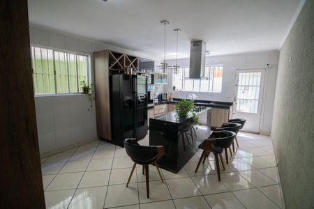 Casa à venda com 160m², 3 quartos e 3 vagas Casa à venda com 160m², 3 quartos e 3 vagasCOZINHA