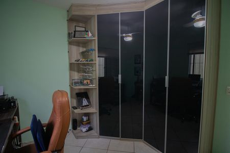 Casa à venda com 160m², 3 quartos e 3 vagas Casa à venda com 160m², 3 quartos e 3 vagasQUARTO 2