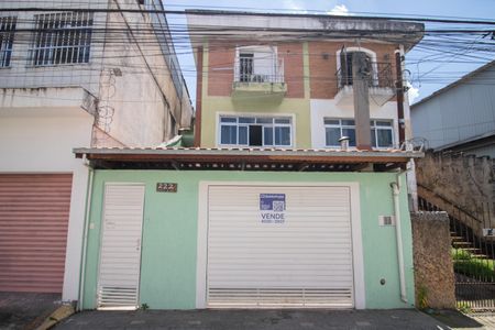 Casa à venda com 160m², 3 quartos e 3 vagas Casa à venda com 160m², 3 quartos e 3 vagasFACHADA