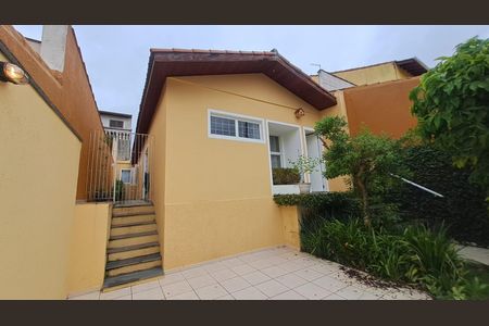 Casa à venda com 80m², 3 quartos e 2 vagas Casa à venda com 80m², 3 quartos e 2 vagasFachada