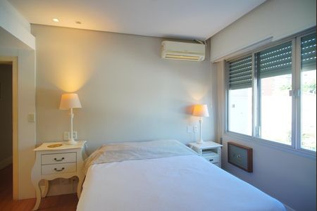 Suíte de apartamento para alugar com 3 quartos, 170m² em Moinhos de Vento, Porto Alegre